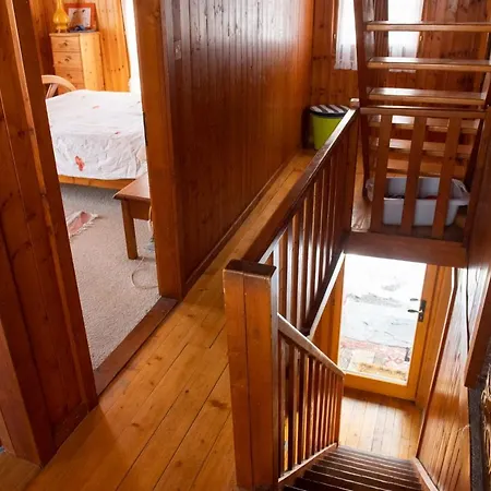 Chalet Typique Et Chaleureux Avec Vue *