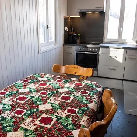 Alpesi faház Chalet Typique Et Chaleureux Avec Vue