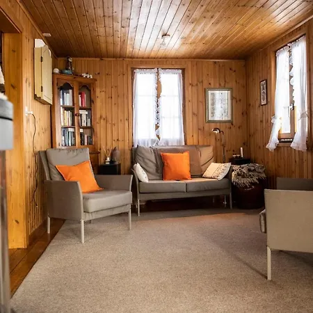 Chalet Typique Et Chaleureux Avec Vue *