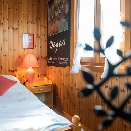 Chalet Typique Et Chaleureux Avec Vue *